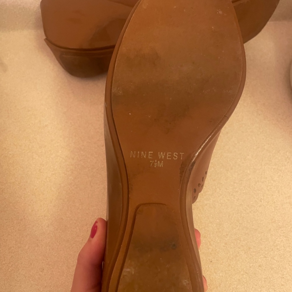 Heel - Picture 3 of 4